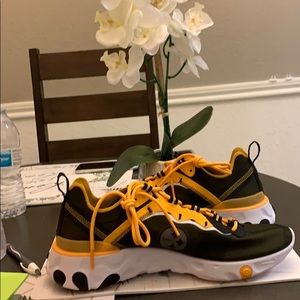 New . Nike react element 55. Steelers. size 10.